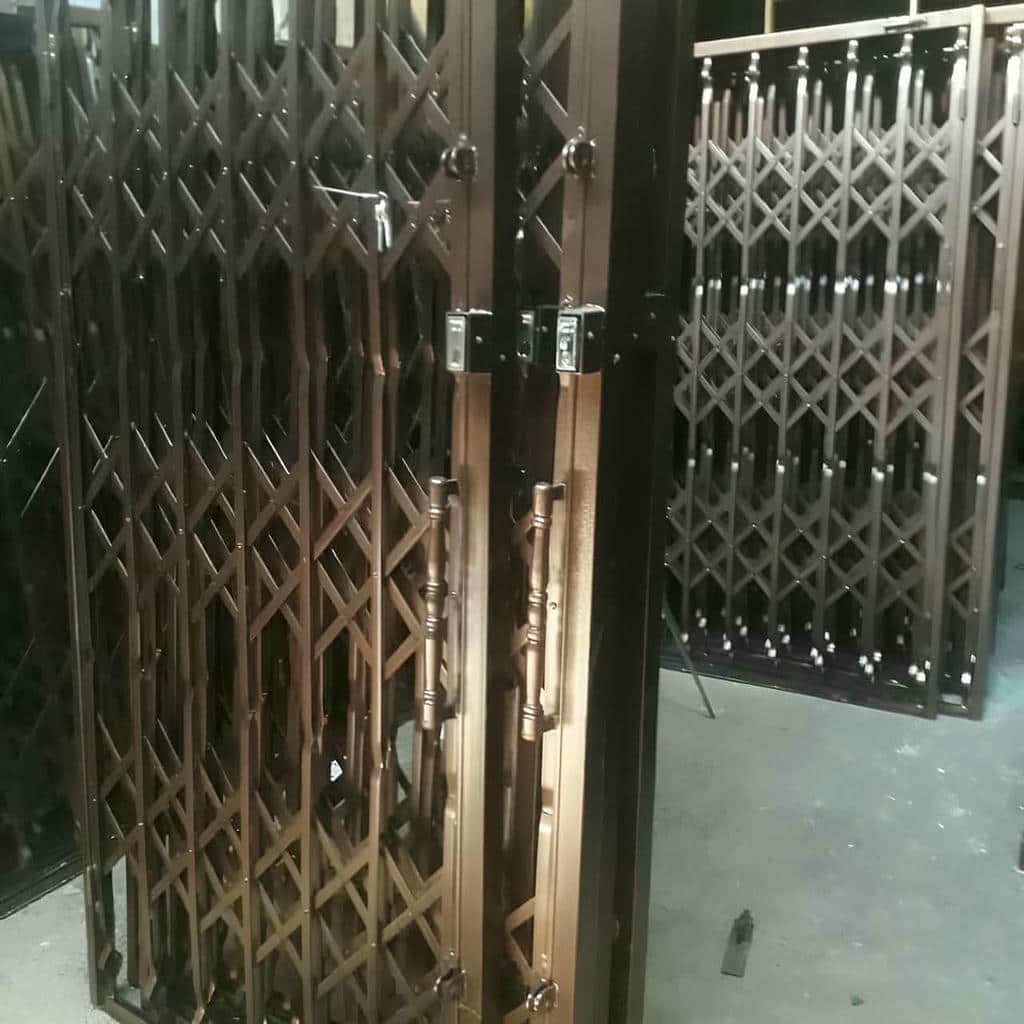 خرید درب آکاردئونی شیک قفل دار با مشاوره