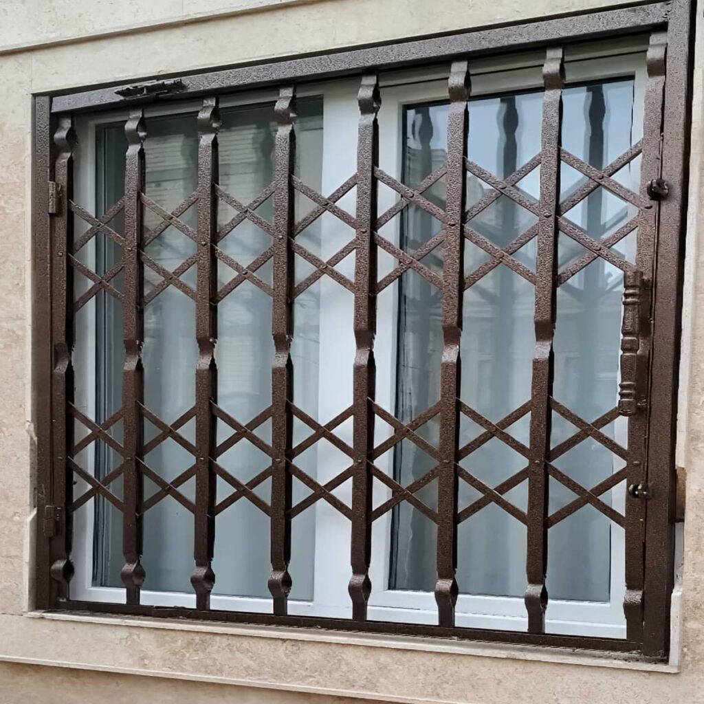 مدل فوق کم جا درب ریلی آکاردئونی