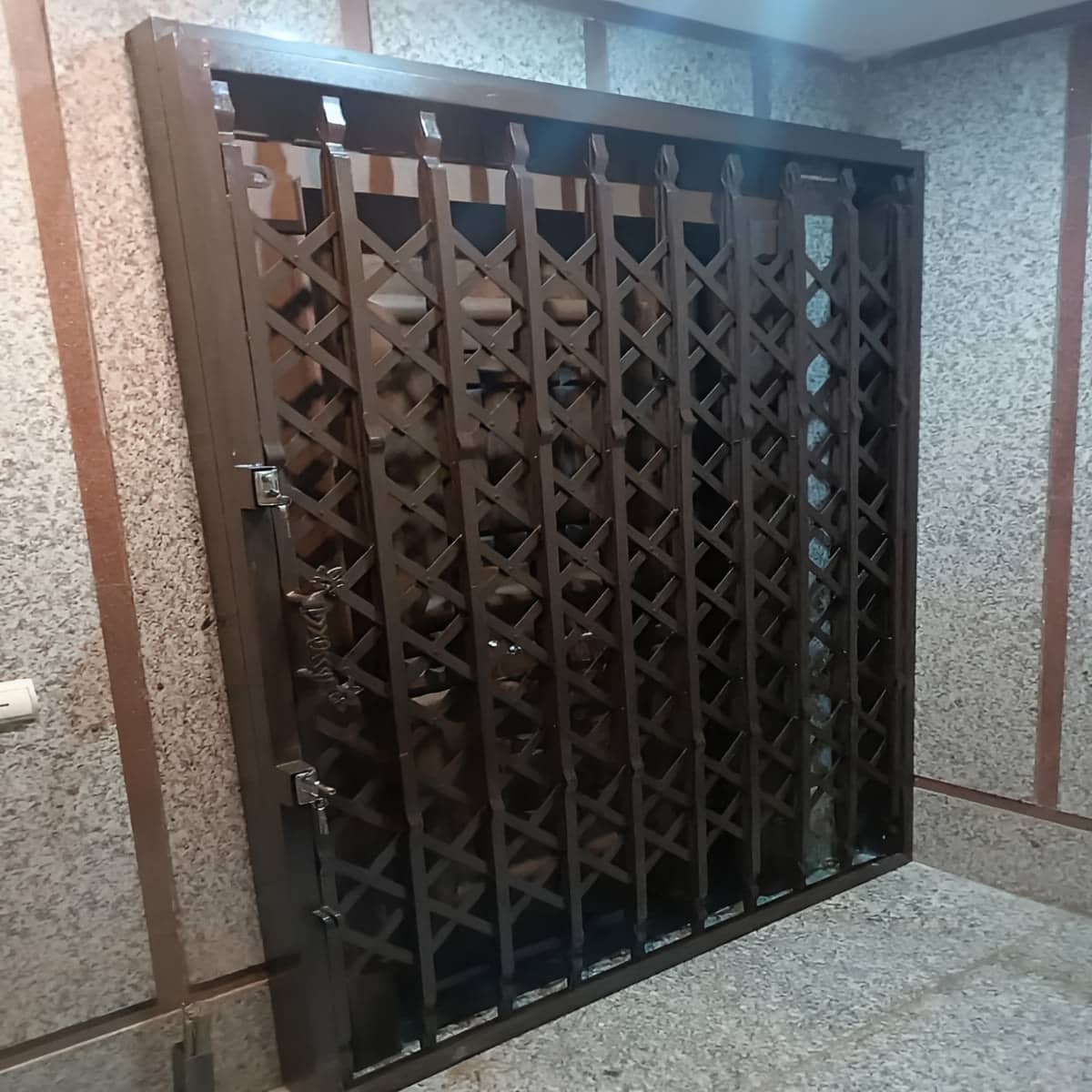 11 طرح درب آکاردئونی سلطنتی گل دار