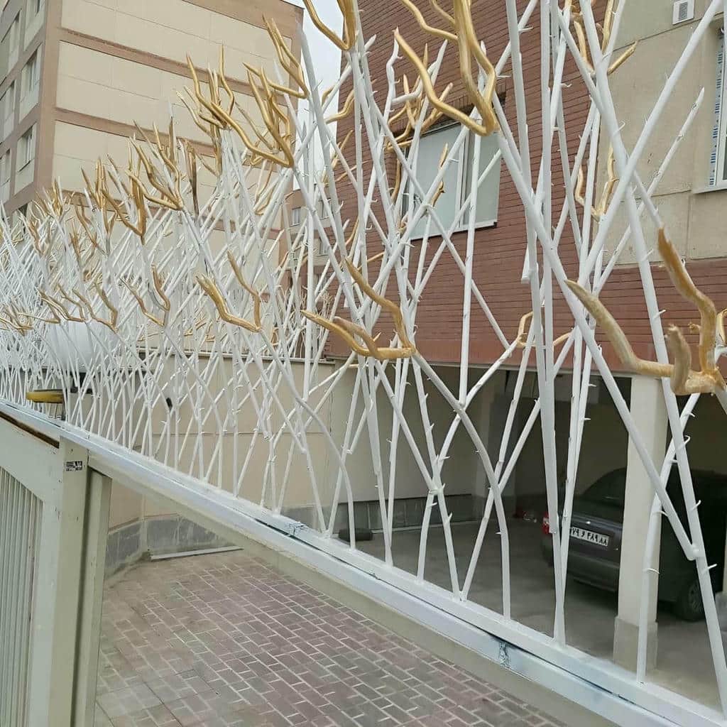 طرح گل‌درشت حفاظ لیلیوم دیوار لوکس