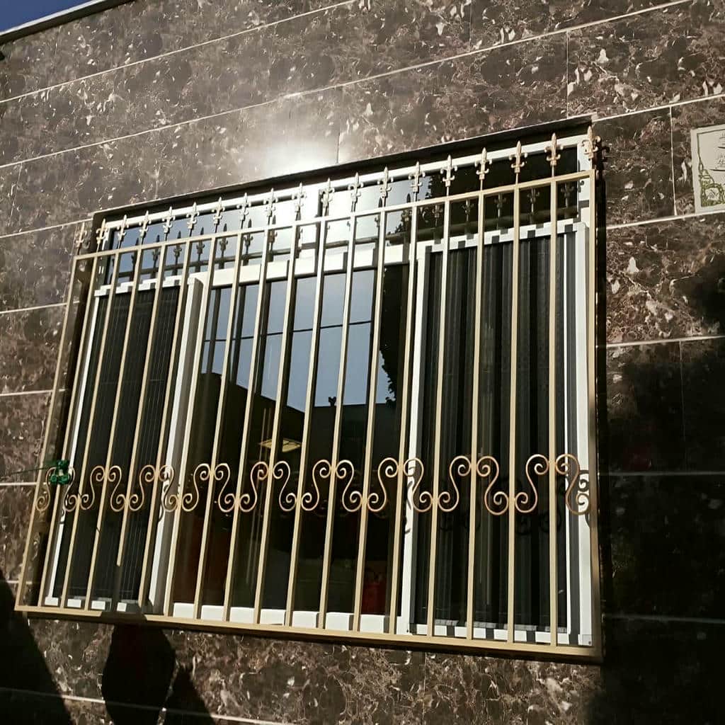 اجرای حفاظ پنجره پروفیلی قوطی آهنی روکار