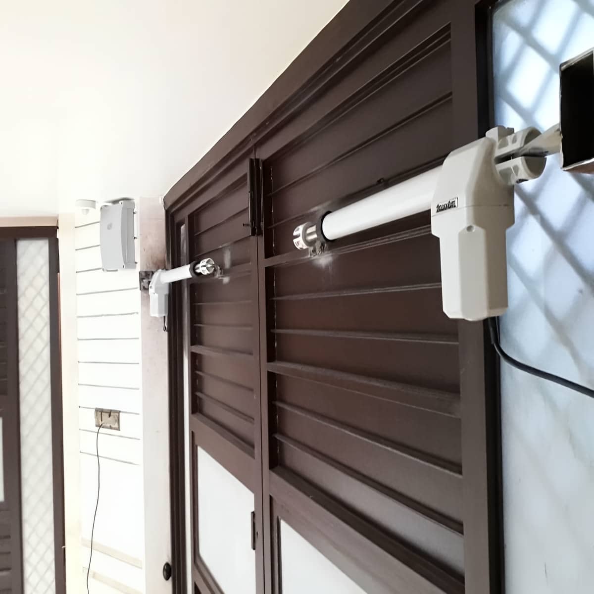 12 مدل جک بازویی درب پارکینگ دو لنگه