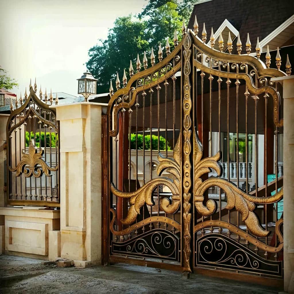 سفارش درب حیاط کشویی ریل زمینی با اندازهگیری دقیق