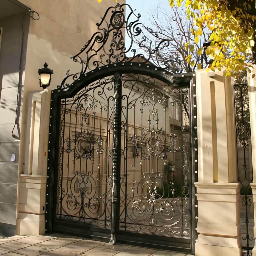 درب حیاط طرح چوب فلزی با مشاوره انتخاب نمونه