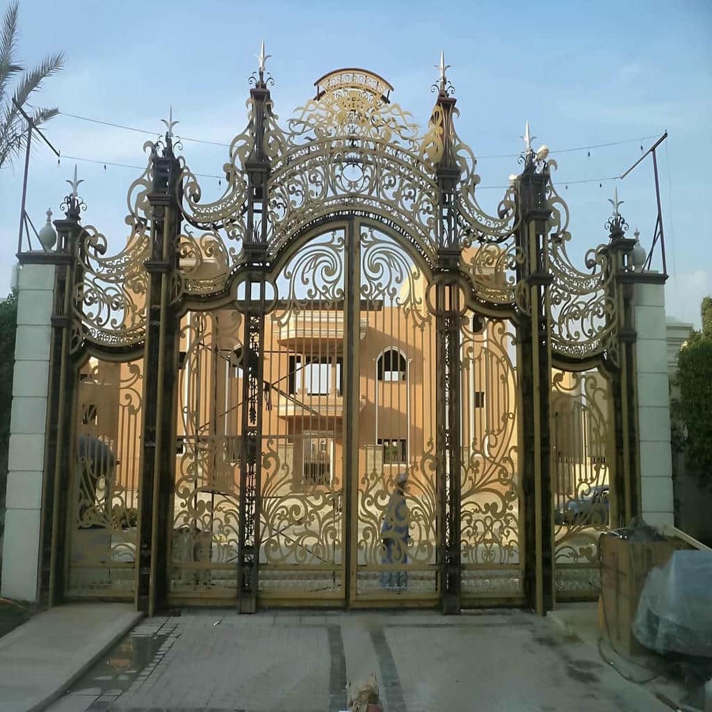 ساخت درب حیاط ویلایی قوسی با کلاف مقاوم
