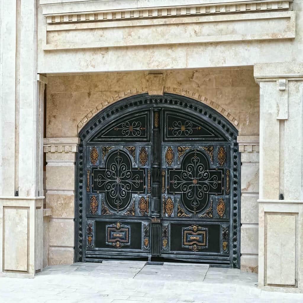 خرید درب حیاط ورودی جنوبی با رنگ متناسب