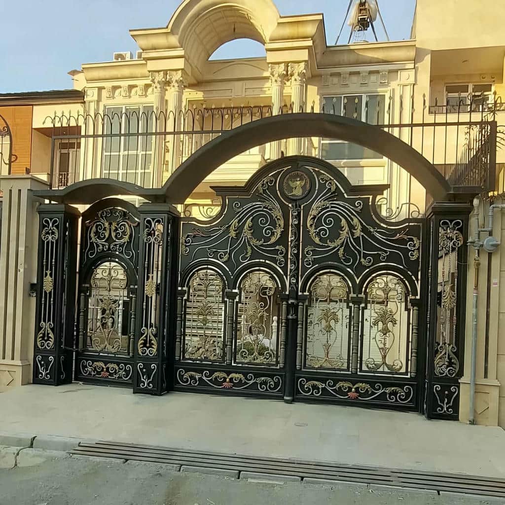تولید درب حیاط قاب فلزی با پنل سفارشی