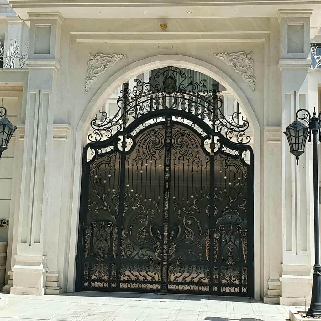 درب ویلایی قاب دار محوطه قوسی