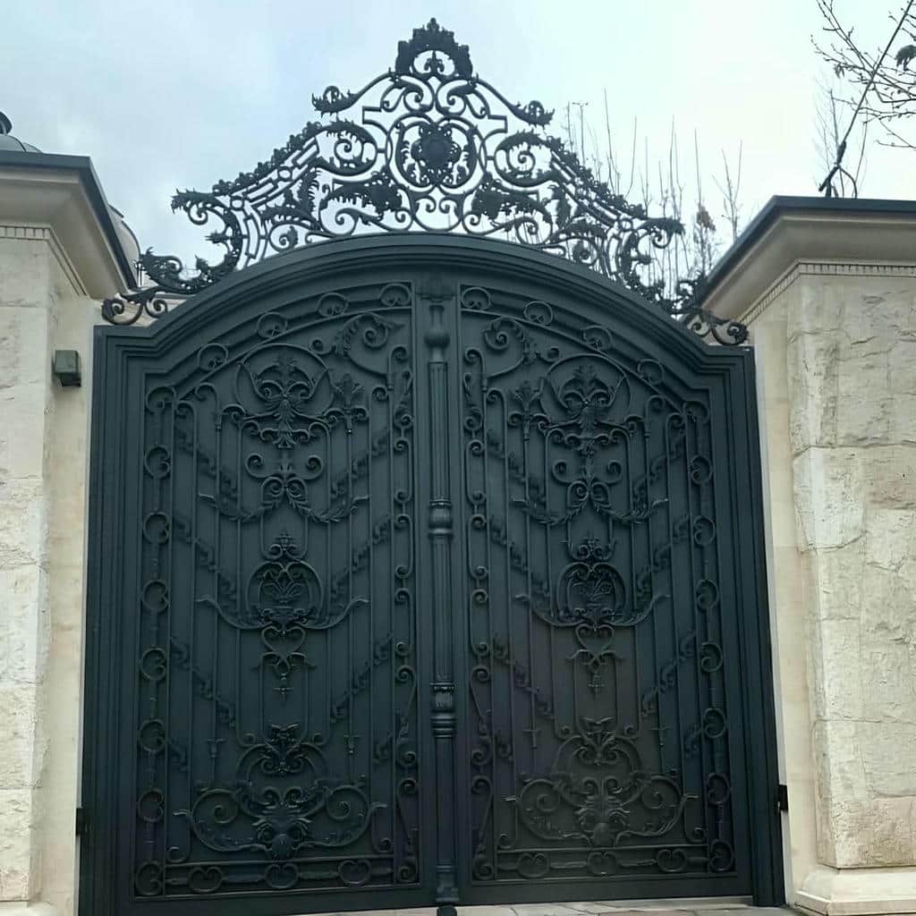 درب آهنی شیک ورودی حیاط با مشاوره انتخاب مدل
