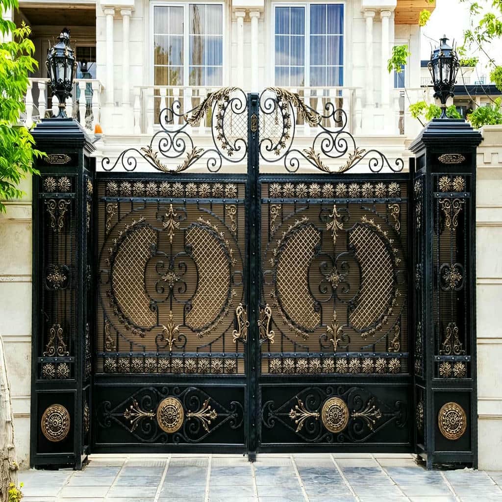 مدل پوشیده درب پارکینگ لولایی ستون دار با حریم بیشتر