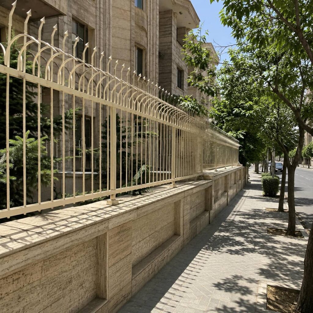 مدل حفاظ سیم خاردار ترکیبی برای دیوار بلند