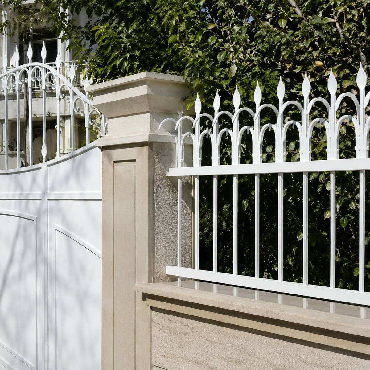 8 طرح حفاظ روی دیوار حیاط مسکونی