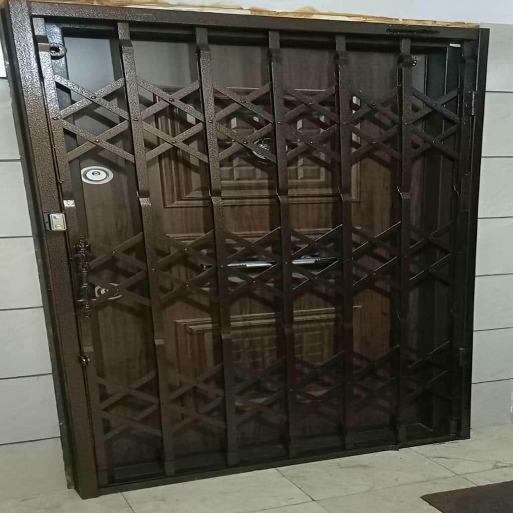 محافظ درب آپارتمان فلزی ورودی ساختمان