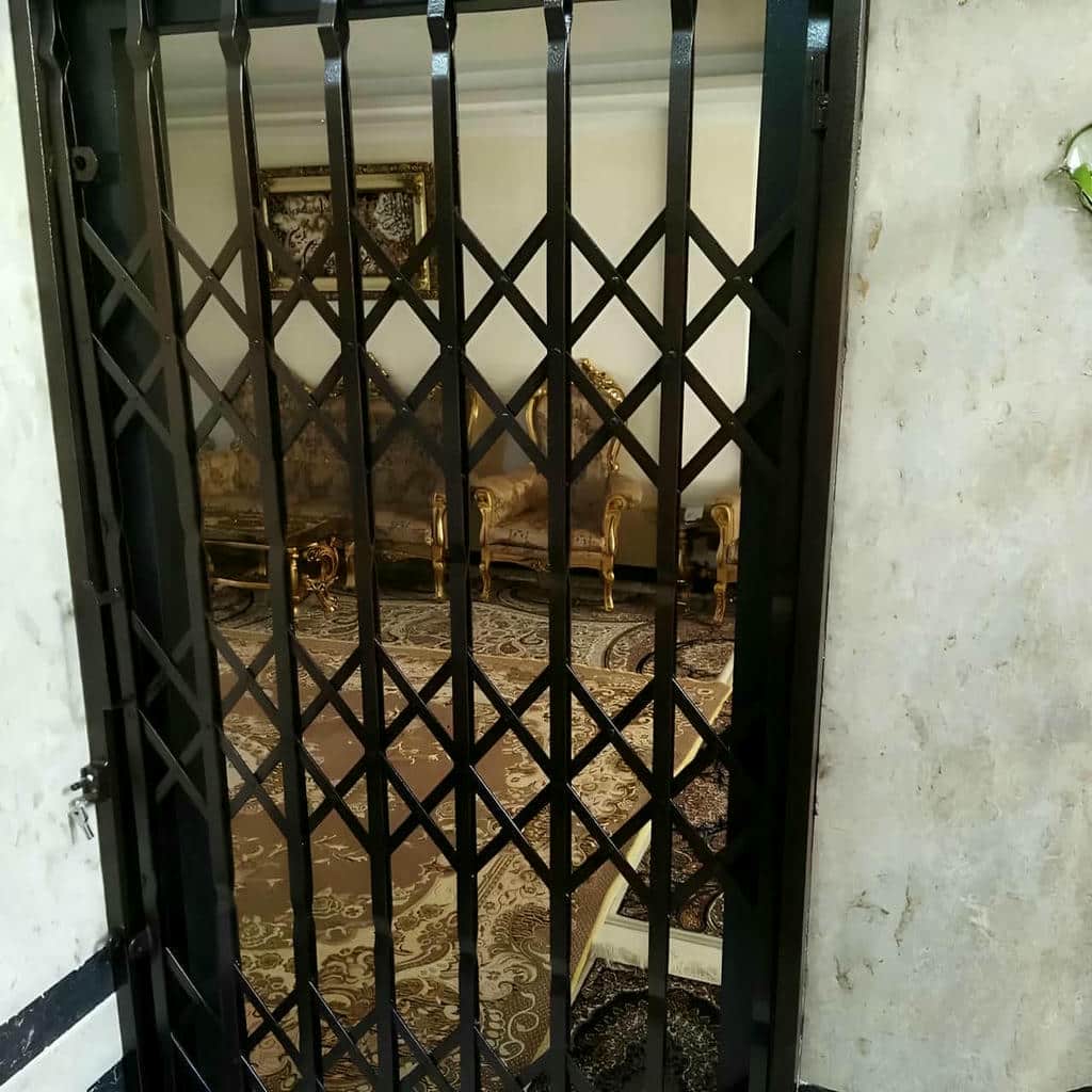 گارد آکاردئونی ورودی ساختمان مشکی گارد آکاردئونی ورودی ساختمان مشکی
