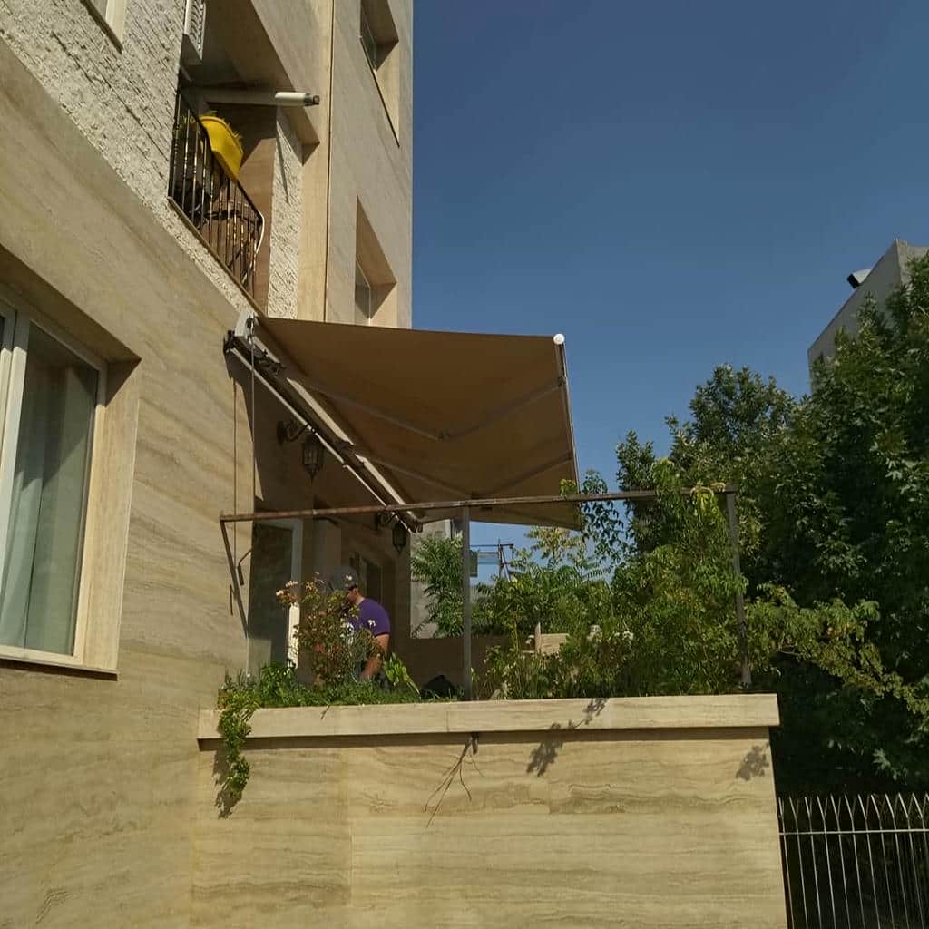 سایبان برقی برای خانه و آپارتمان با سفارش و اجرای تخصصی