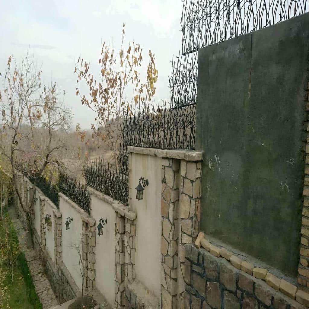 نرده فلزی ساختمان با فرم امنیتی