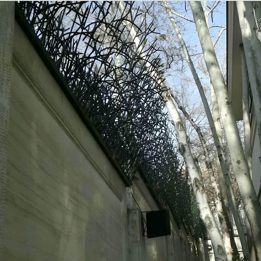 حفاظ دیوار حیاط مقاوم در برابر آفتاب