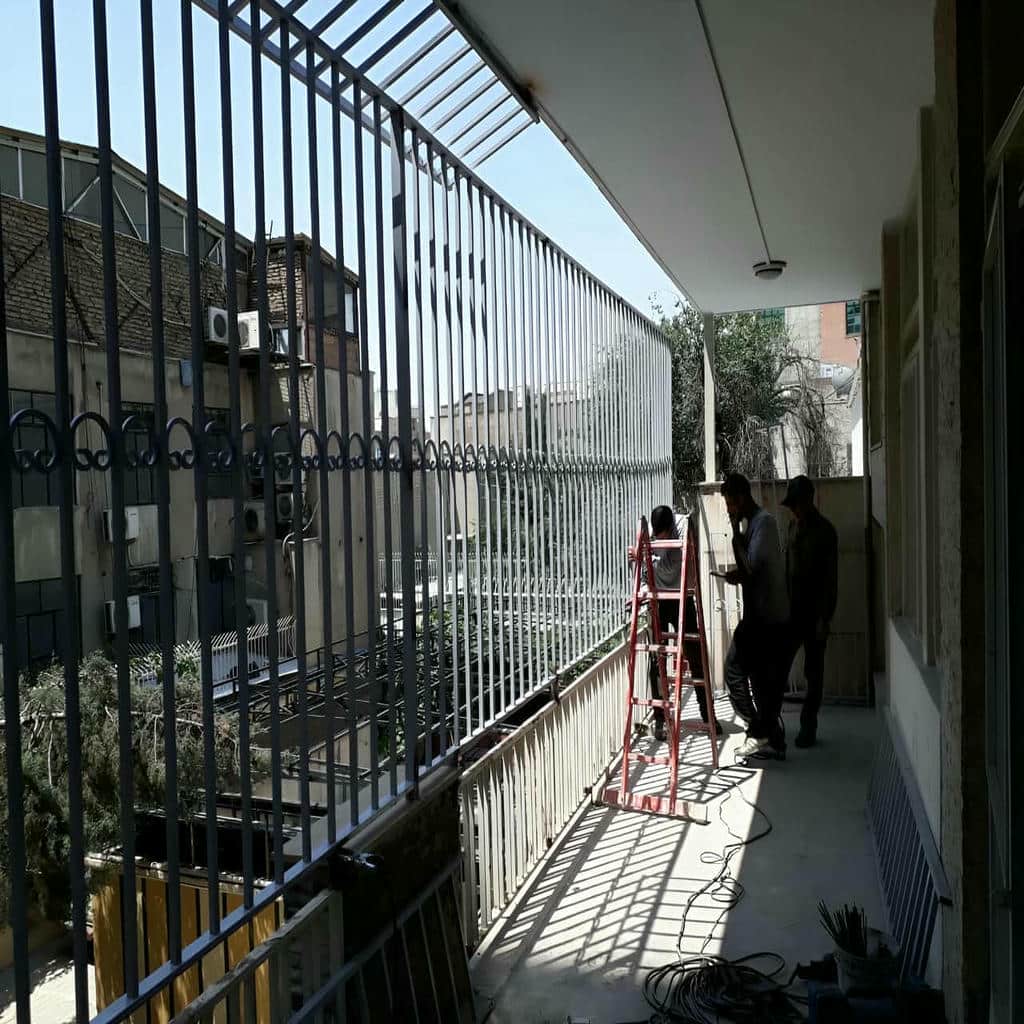 حفاظ پنجره نمای بیرونی سفید حفاظ پنجره نمای بیرونی سفید