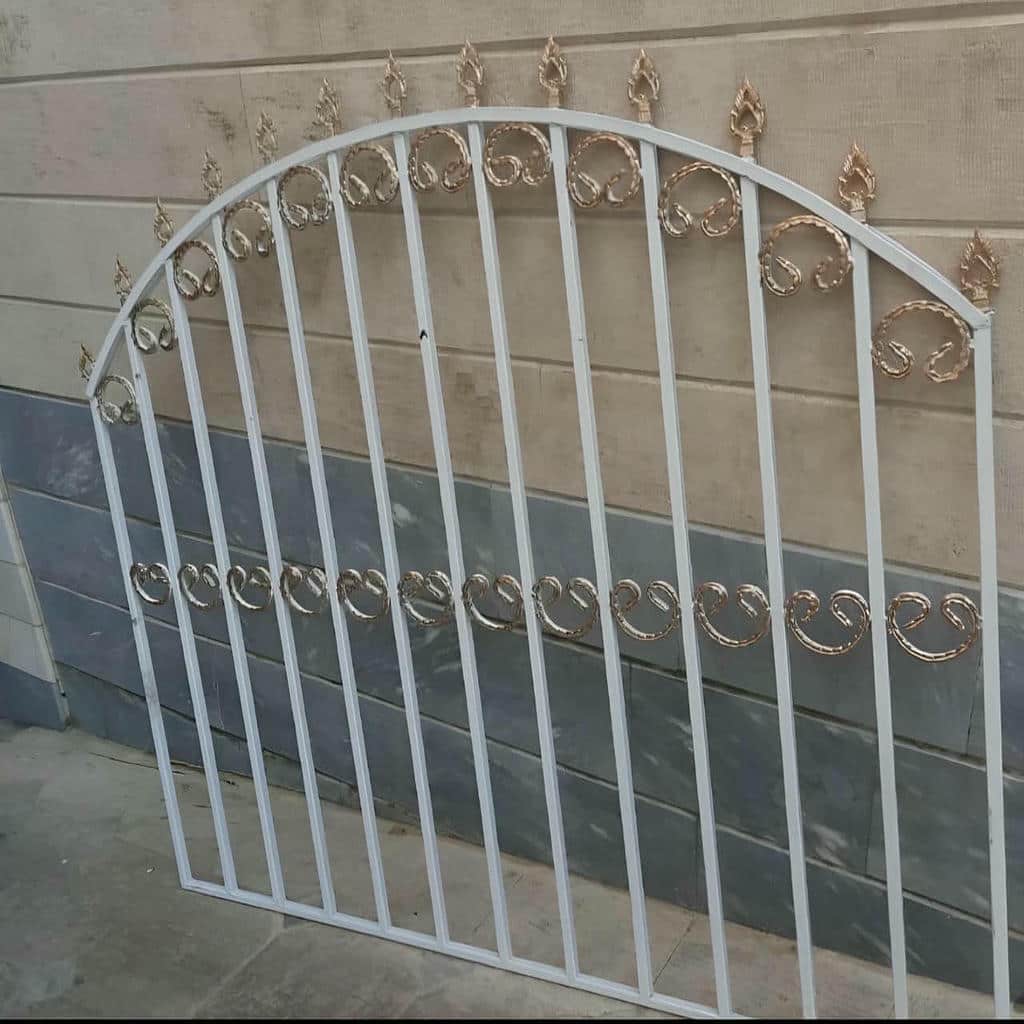 حفاظ پنجره با طراحی ساده مسکونی حفاظ پنجره با طراحی ساده مسکونی