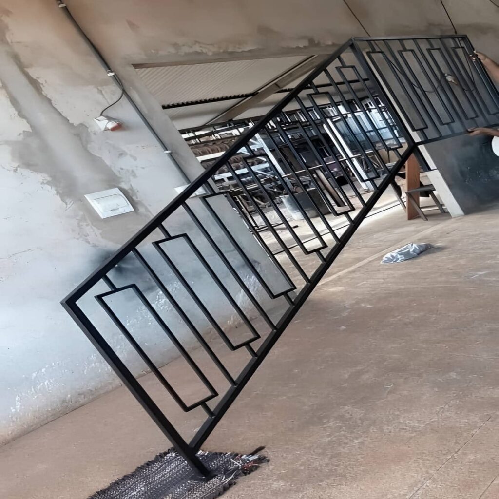 نرده تراس با پوشش رنگی هماهنگ