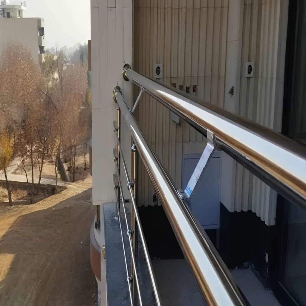 نرده تراس مدرن برای ساختمان جدید نرده تراس مدرن برای ساختمان جدید