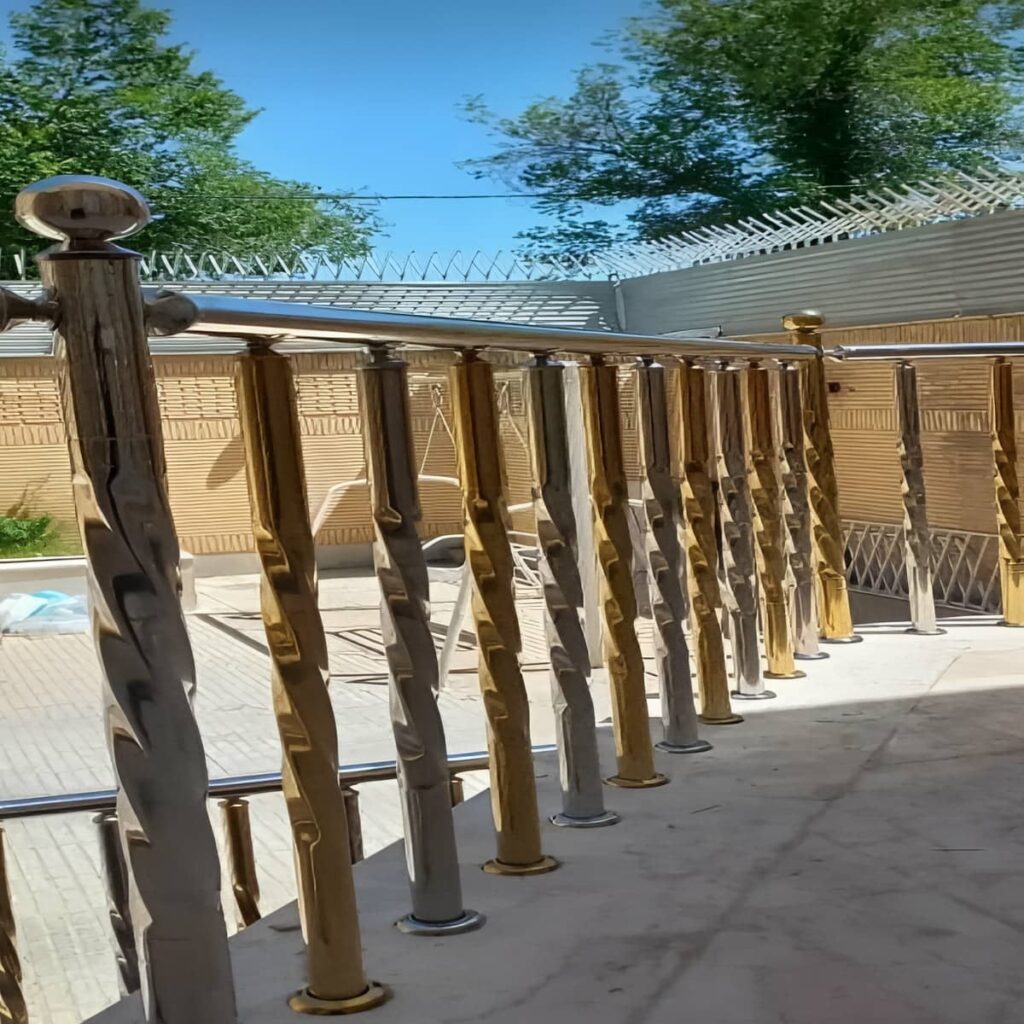 نرده دوبلکس هماهنگ با مسیر رفت‌وآمد