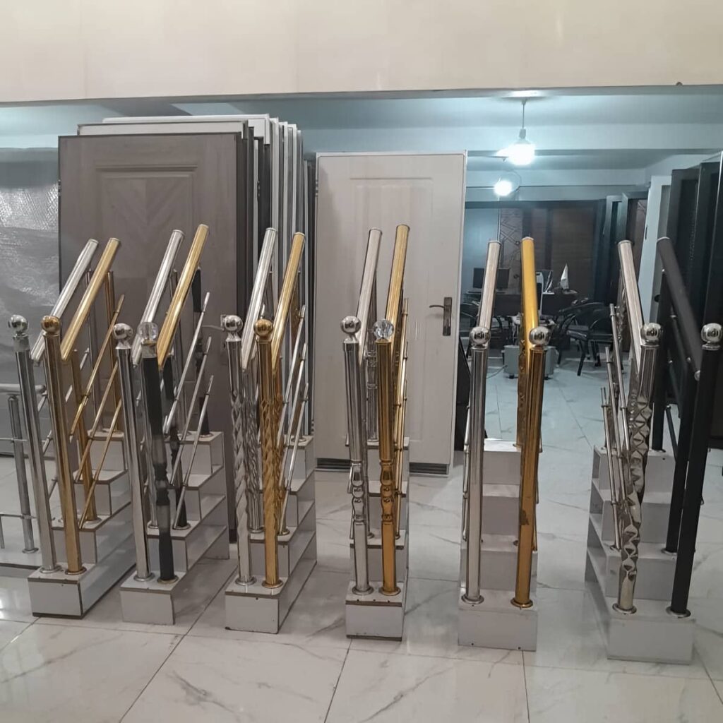 حفاظ استیل راه پله با دست انداز مدرن