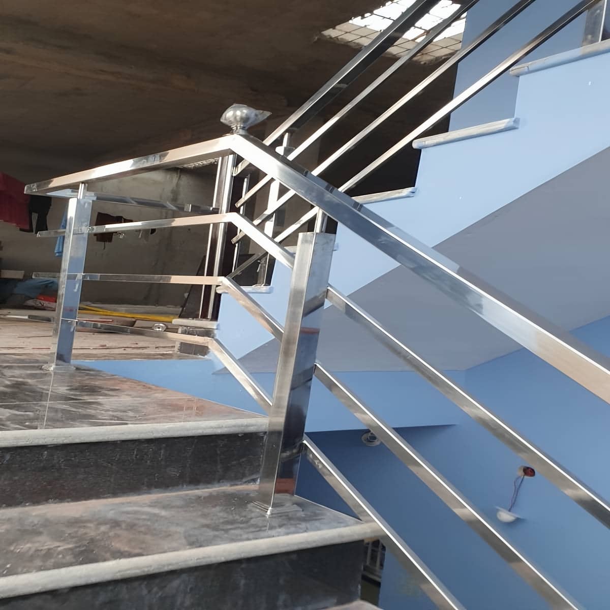 نرده استیل بالکن با طراحی مدرن مرکز فروش مستقیم نرده استیل بالکن مناسب مناطق گرم و خشک