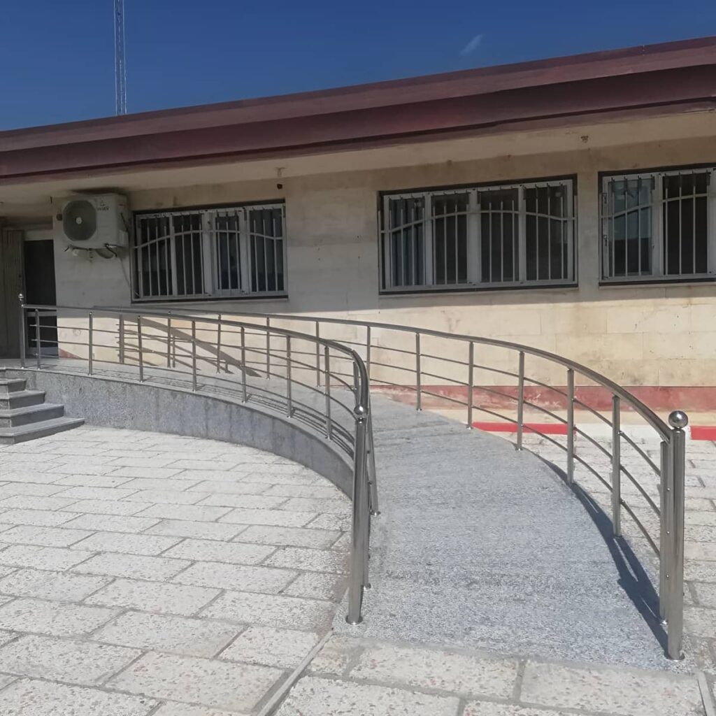 نرده استیل بالکن با پرداخت سطحی