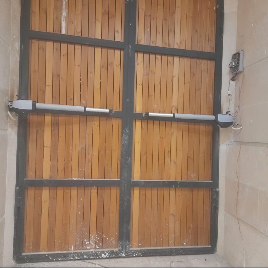 جک بازویی پارکینگ بزرگ با بدنه مقاوم جک بازویی پارکینگ بزرگ با بدنه مقاوم