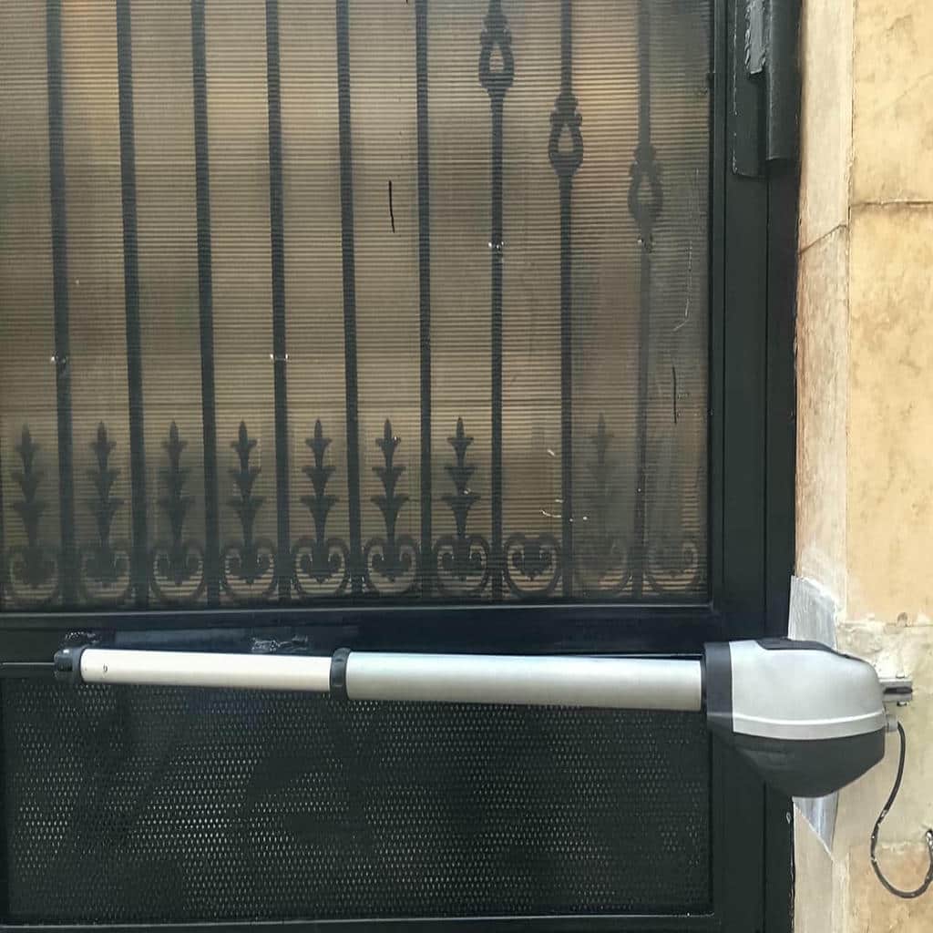 جک بازویی با موتور کنترل تردد