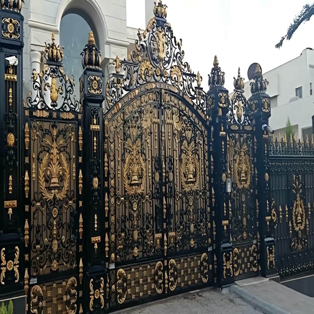 درب فرفورژه آهنی نمای ساختمان