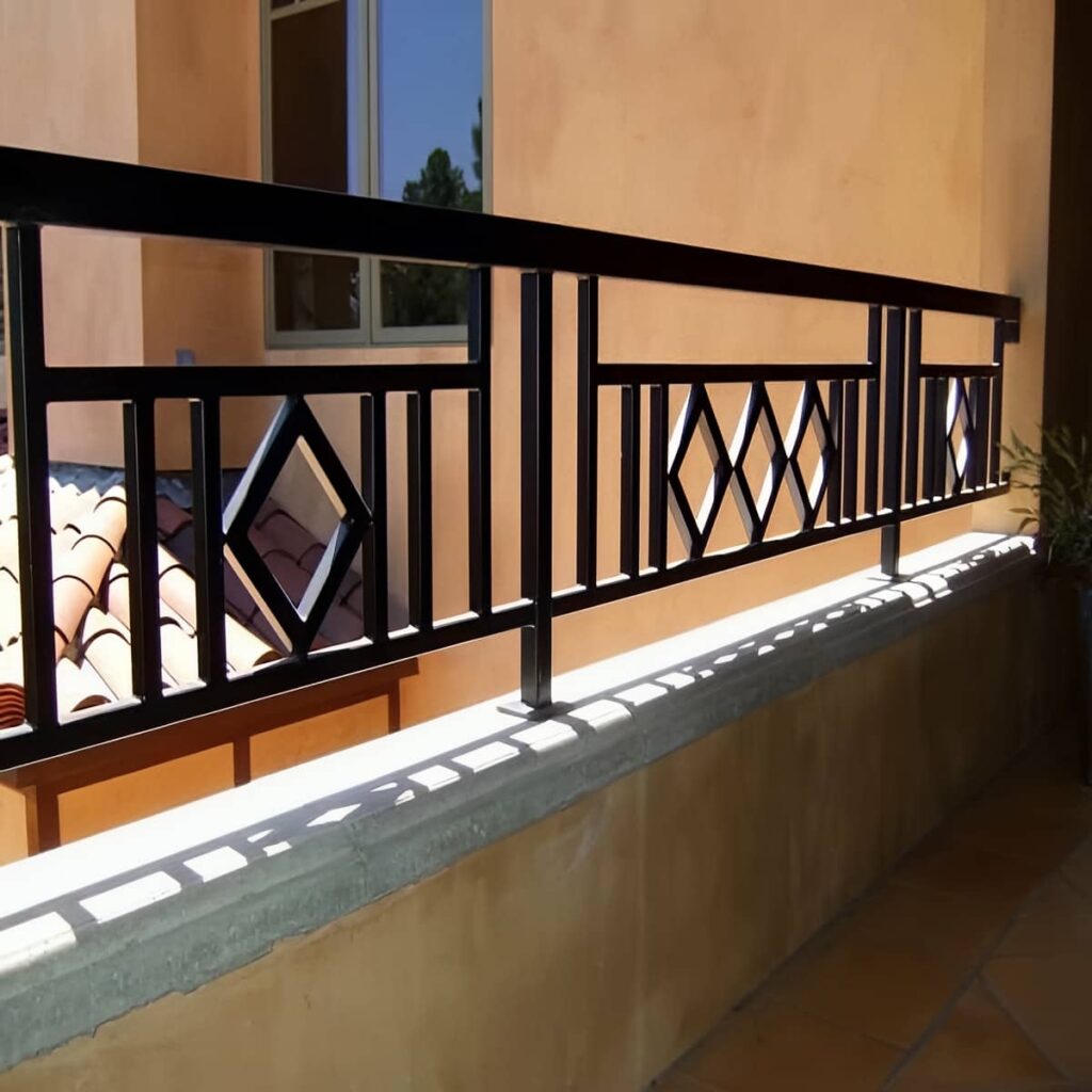 نرده تراس با فرم ساده